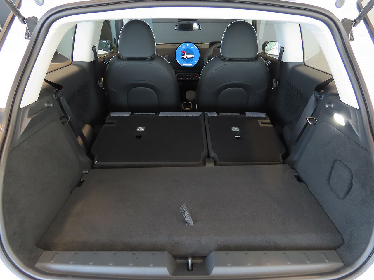J01 MINI Cooper SE