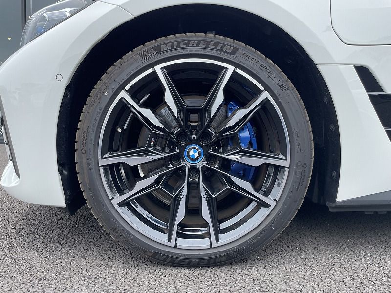 G26 i4 M50 RHD