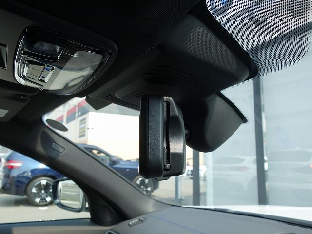 320d xDrive Berline RHD