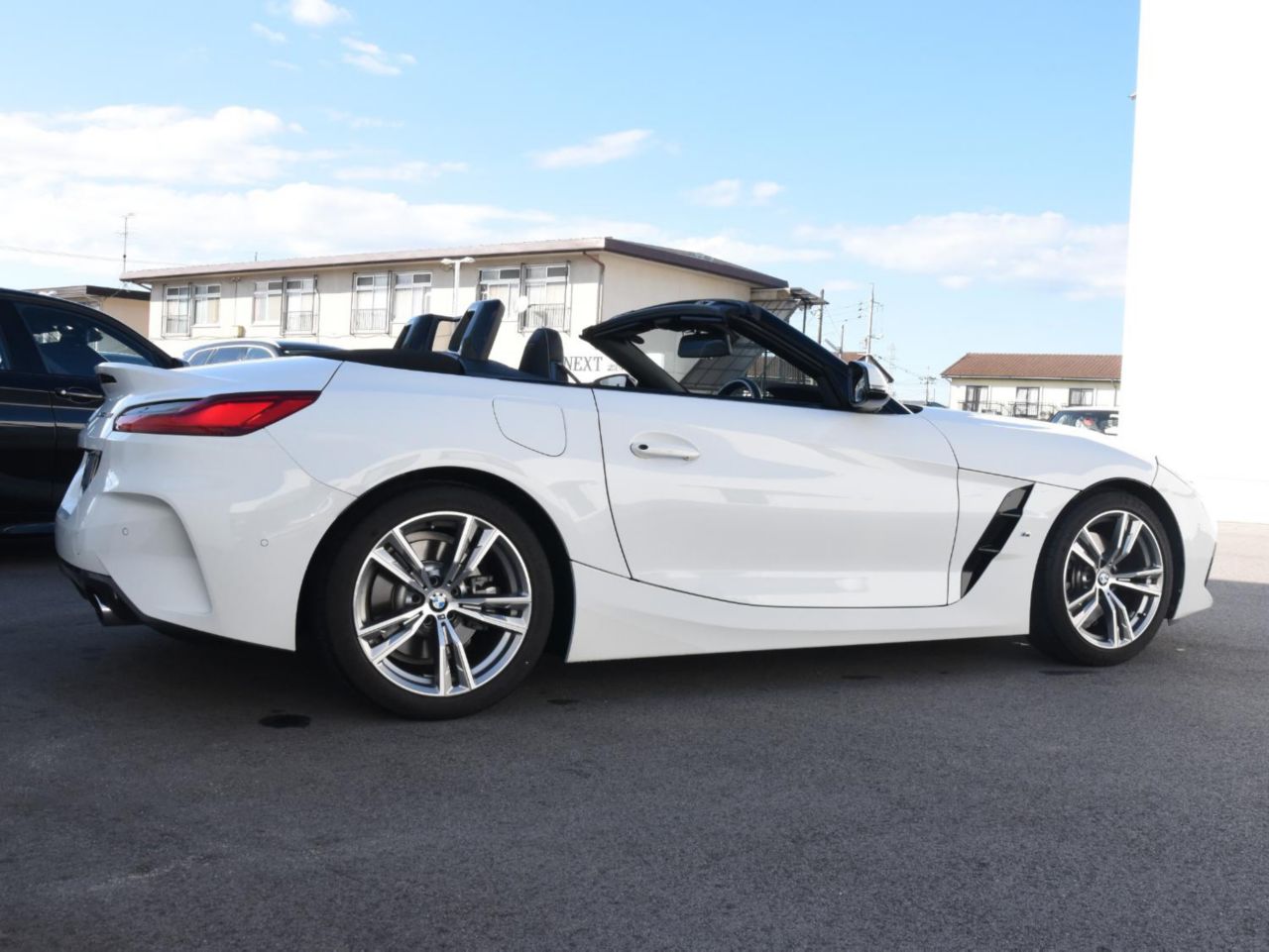 G29 z4 sDrive20i RHD