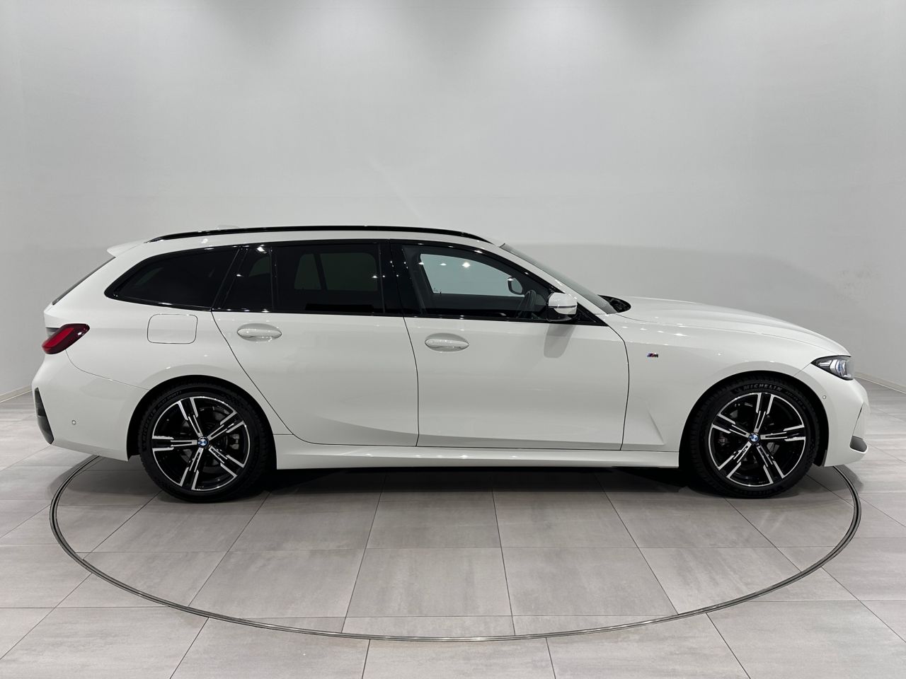 318i Touring RHD