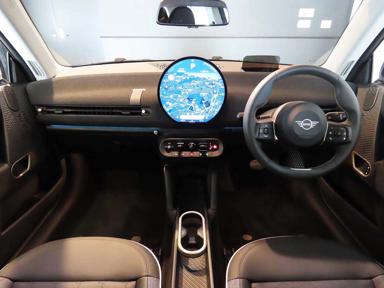 J01 MINI Cooper SE