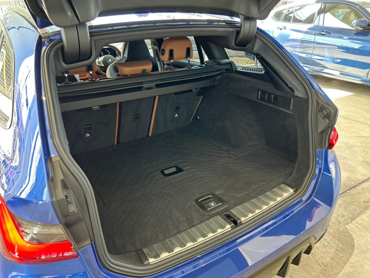 G21 M340i xDrive Touring LCI RHD
