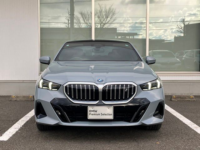 BMW i5 eDrive40 Sedan RHD