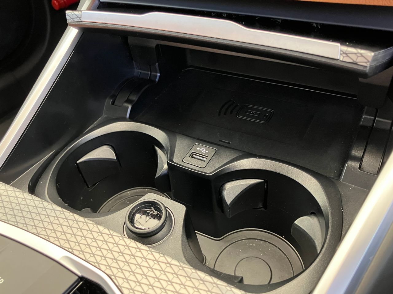 320d xDrive Berline RHD