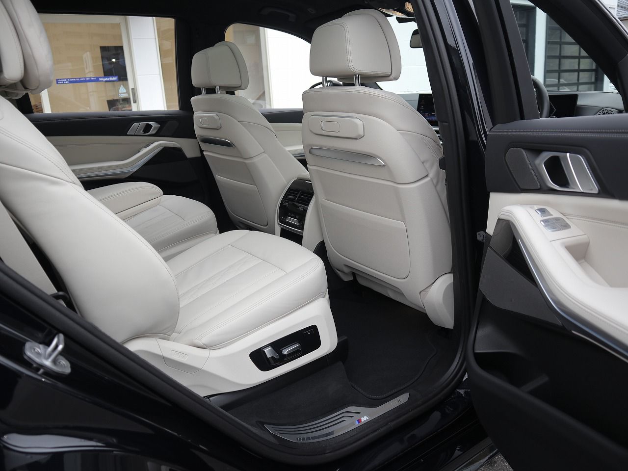 X7 xDrive40d RHD US