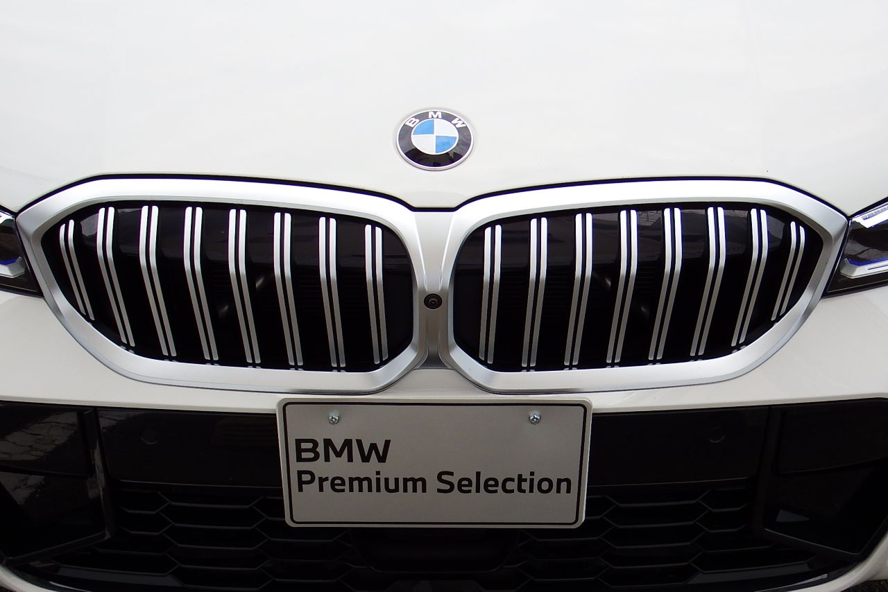 320d xDrive Berline RHD