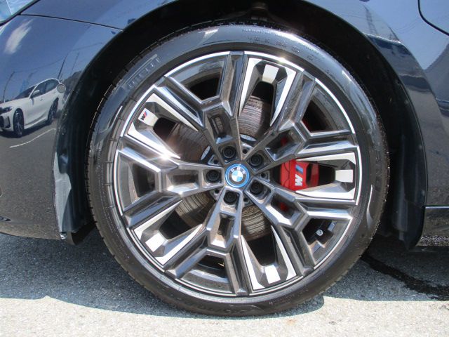 BMW i5 M60 xDrive Sedan RHD