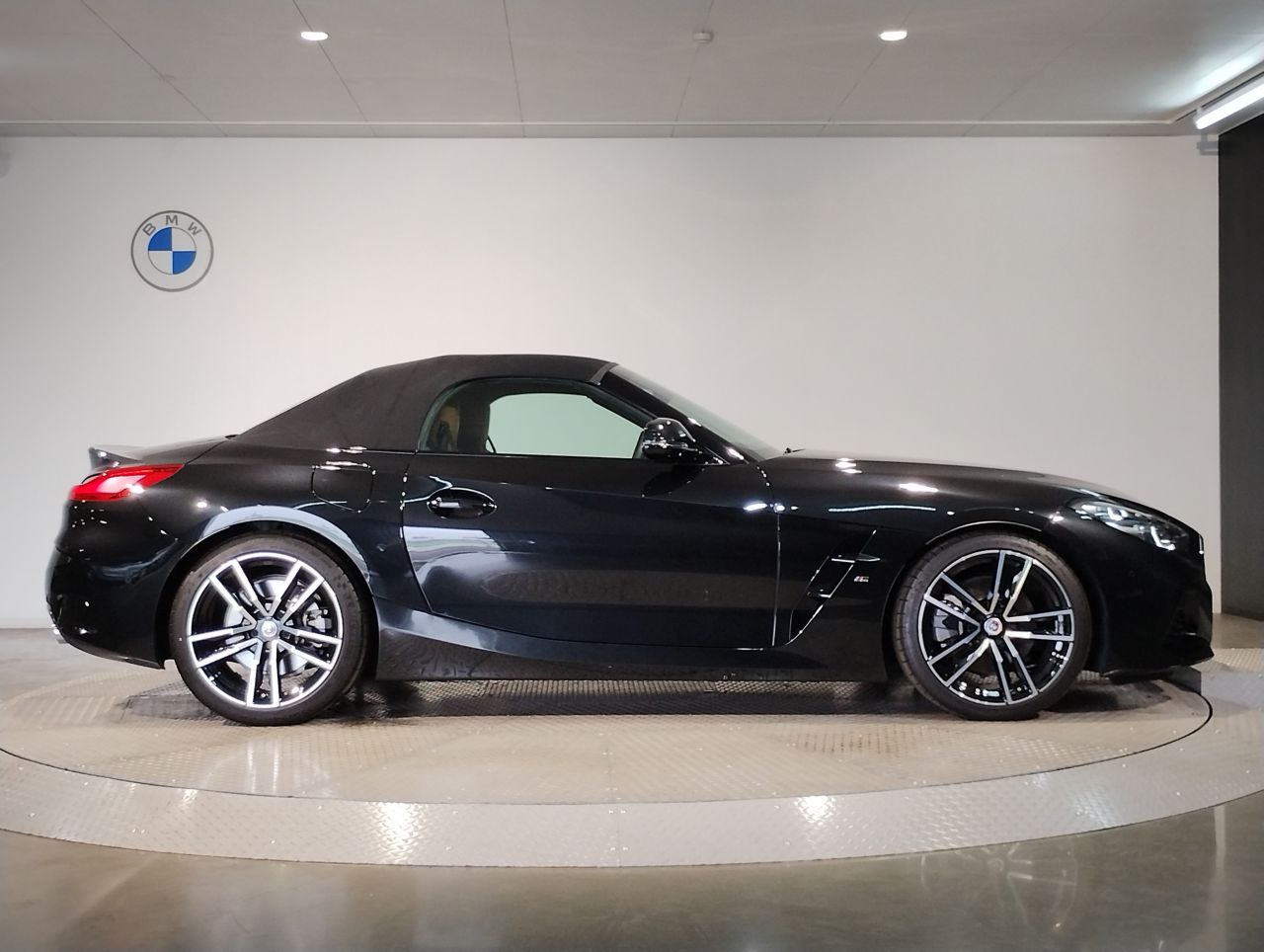 G29 z4 sDrive20i RHD