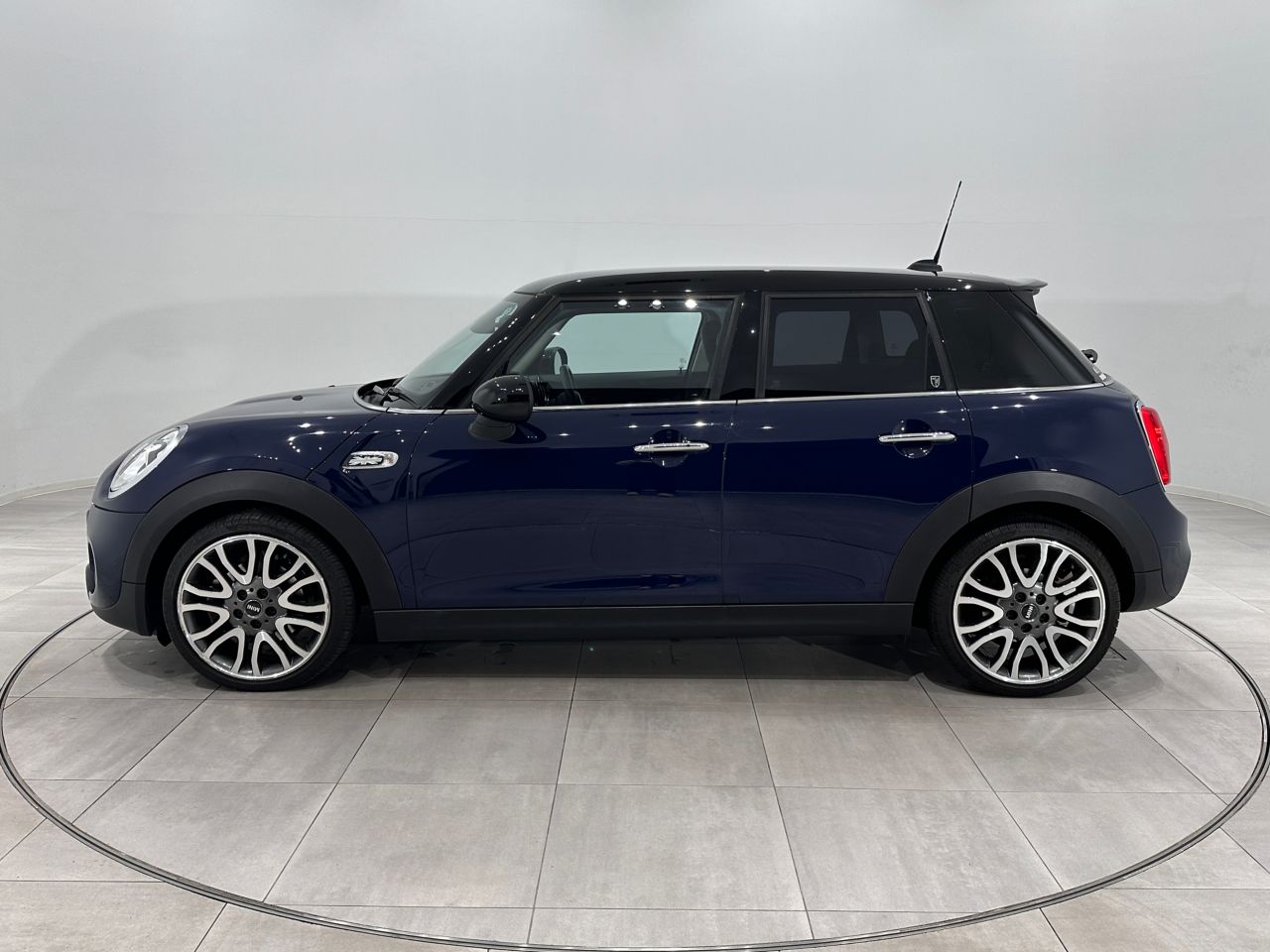 F55 COOPER S D(AT)