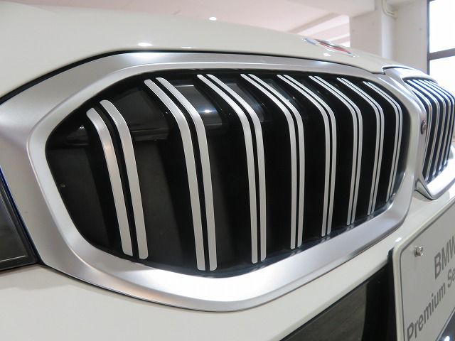 320d xDrive Berline RHD
