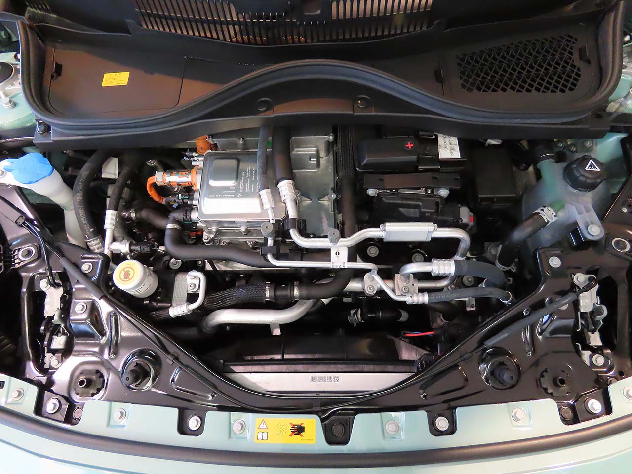 J01 MINI Cooper SE