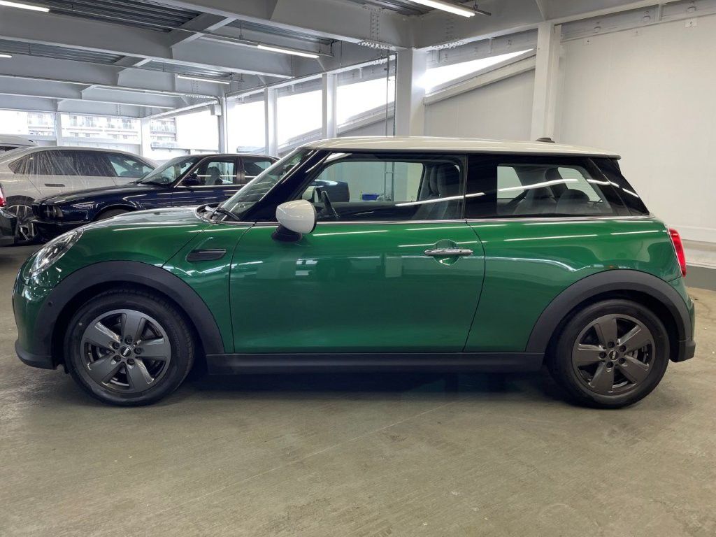 MINI Cooper F56 RHD