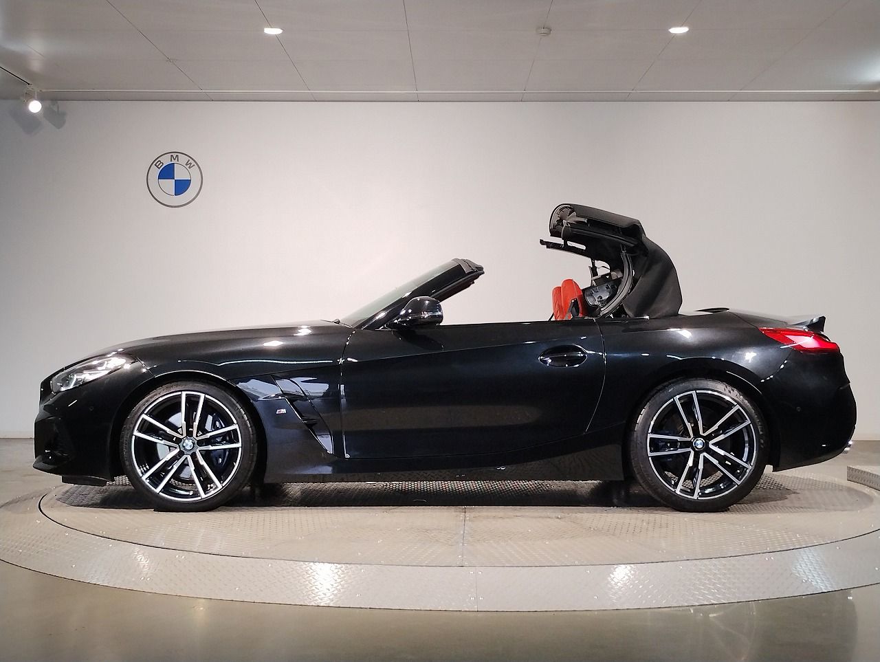 G29 z4 sDrive20i RHD
