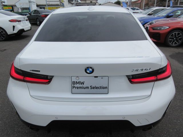 320d xDrive Berline RHD