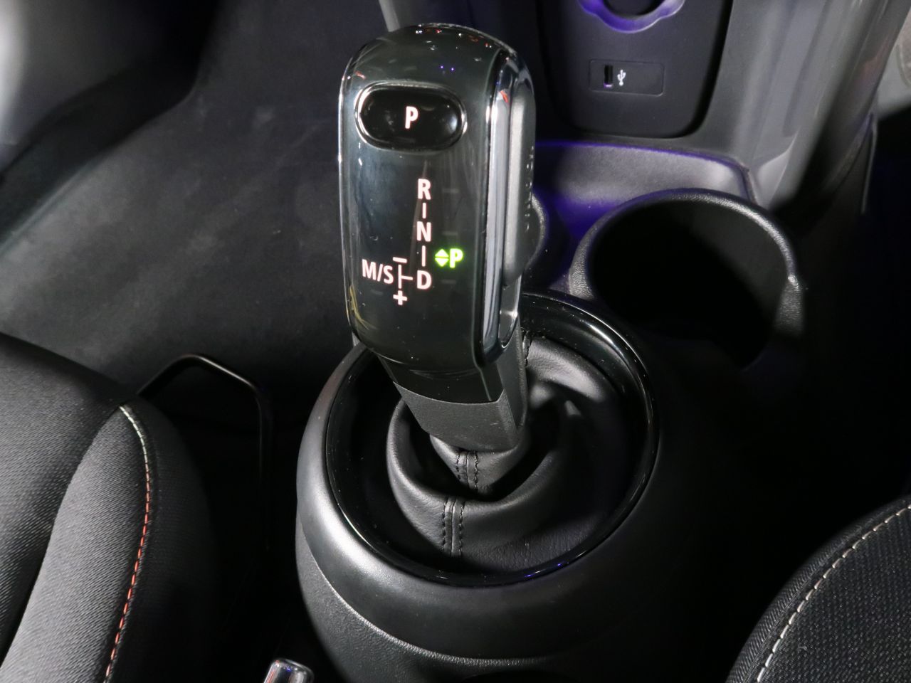 F55 MINI Cooper 5-Door Hatch LCI