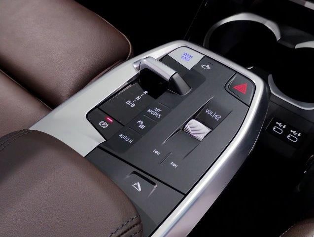 U11 iX1 xDrive30