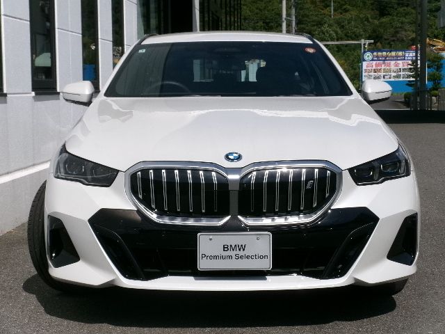 BMW i5 eDrive40 M Sport RHD