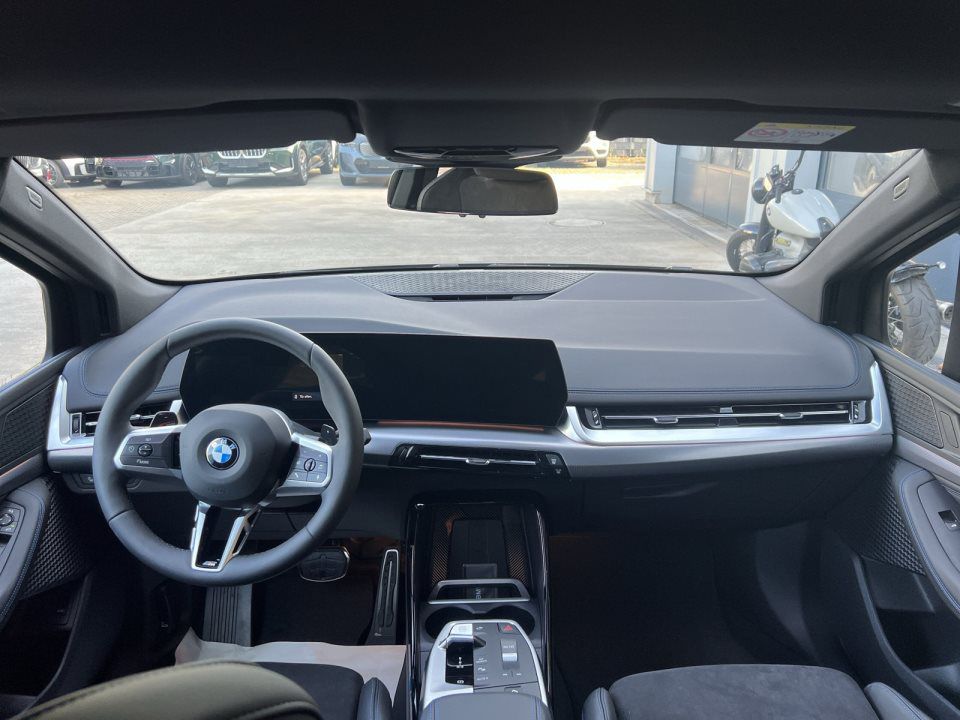 BMW 218