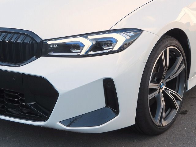 320d xDrive Berline RHD