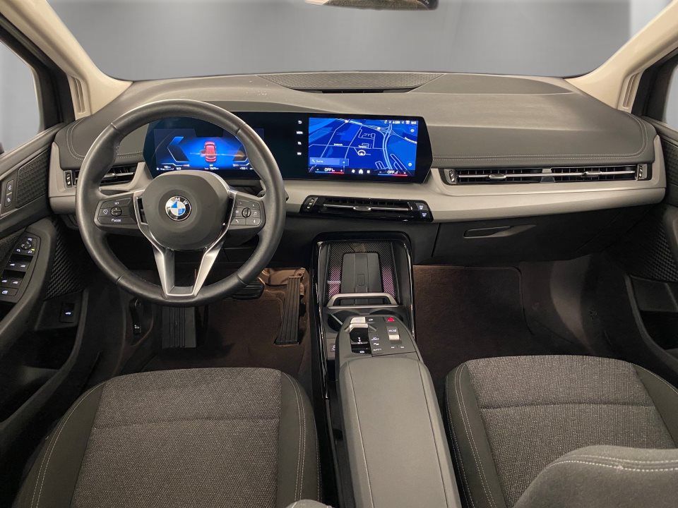 BMW 218