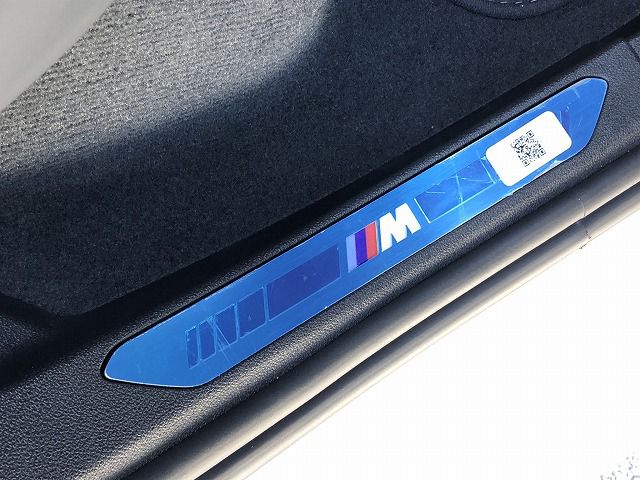 X5 M60i xDrive RHD