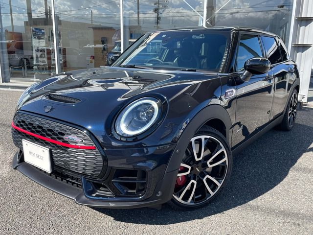 THE MINI JOHN COOPER WORKS CLUBMAN.