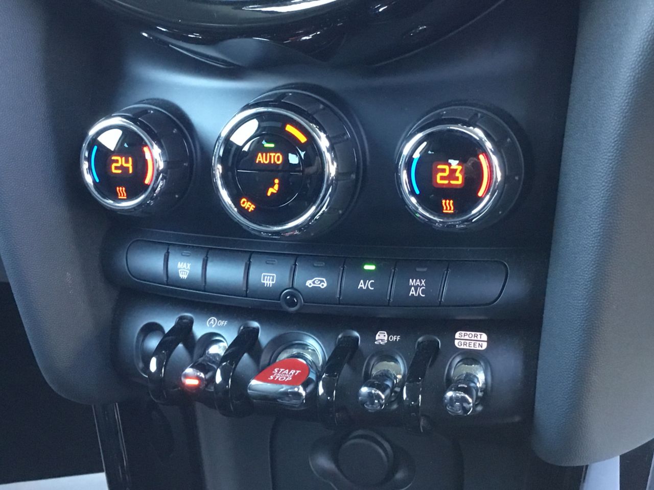 MINI Cooper F56 RHD