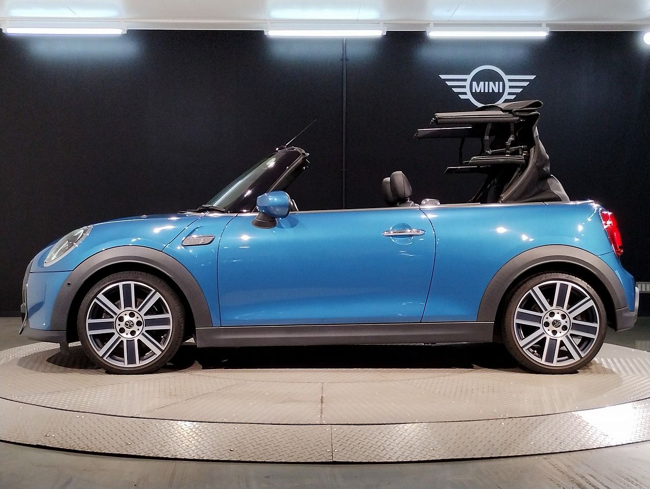MINI Cooper S Convertible RHD