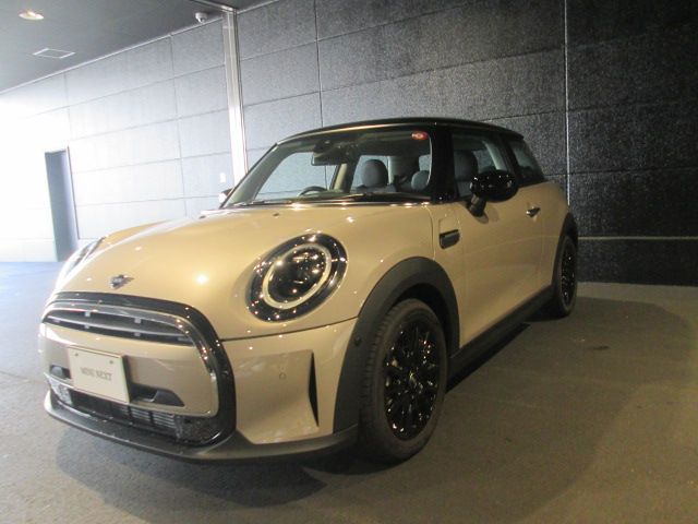 MINI Cooper F56 RHD