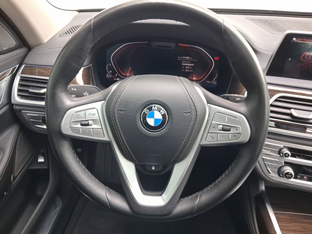 BMW 740