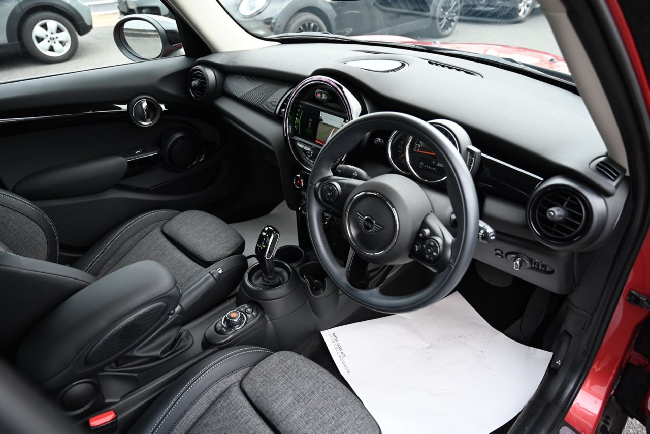 F55 MINI Cooper 5-Door Hatch LCI