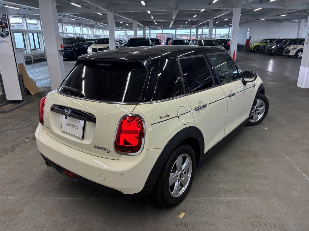 MINI F55 Cooper D 5dr Hatch LCI