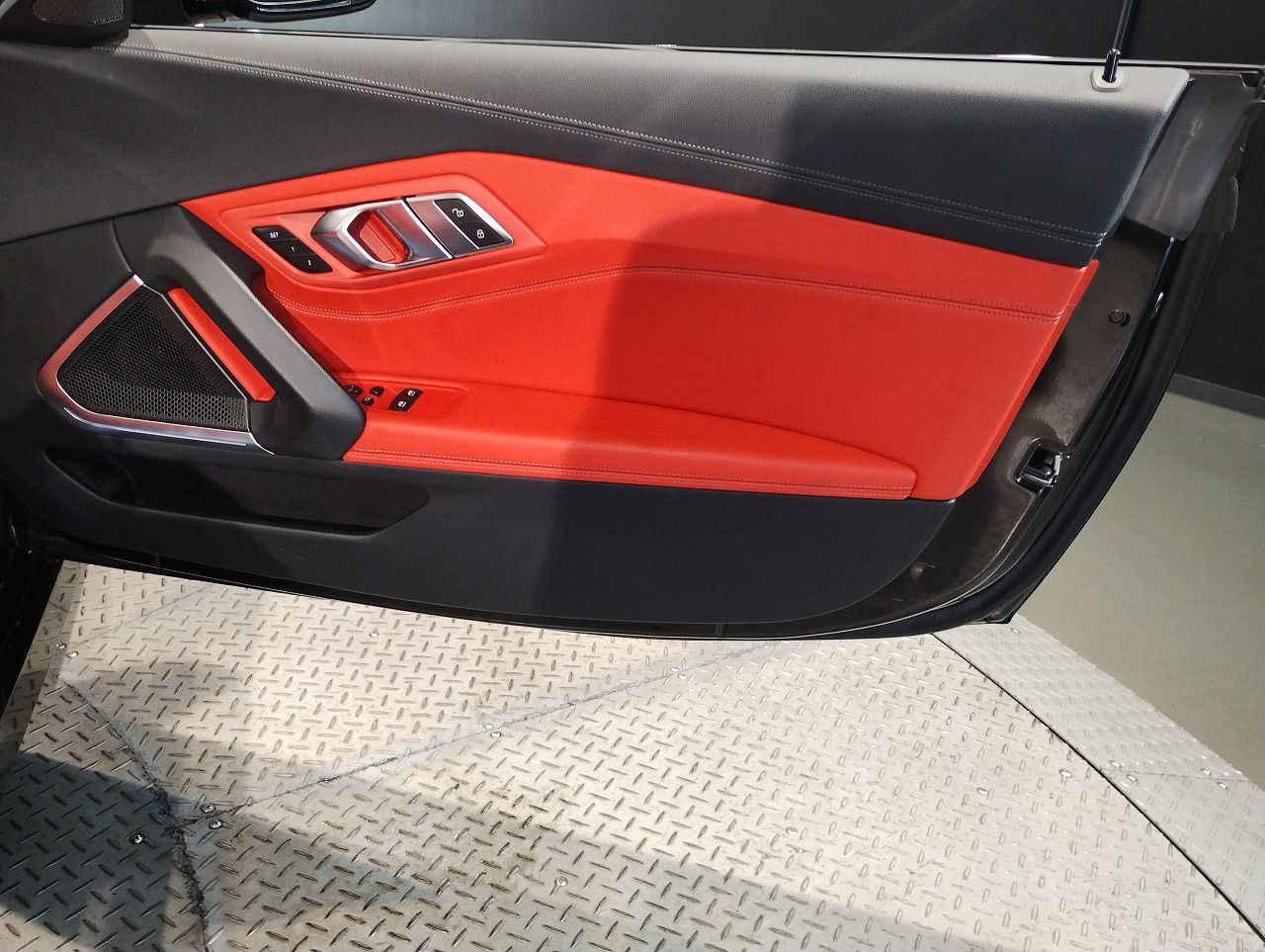 G29 z4 sDrive20i RHD