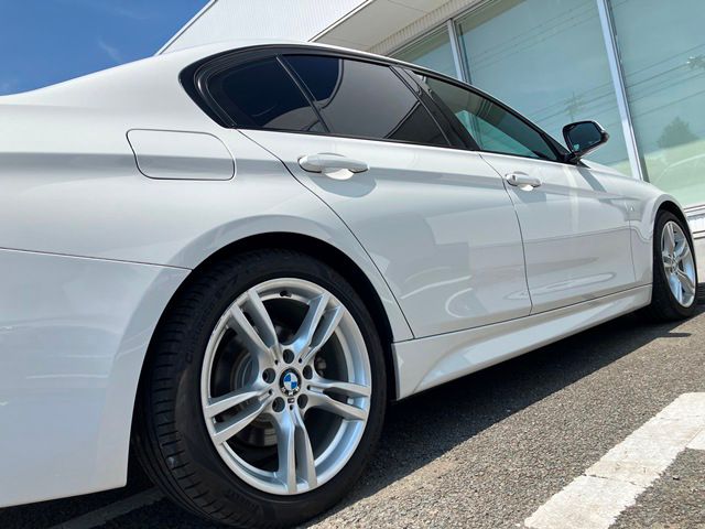 320I SEDAN RHD