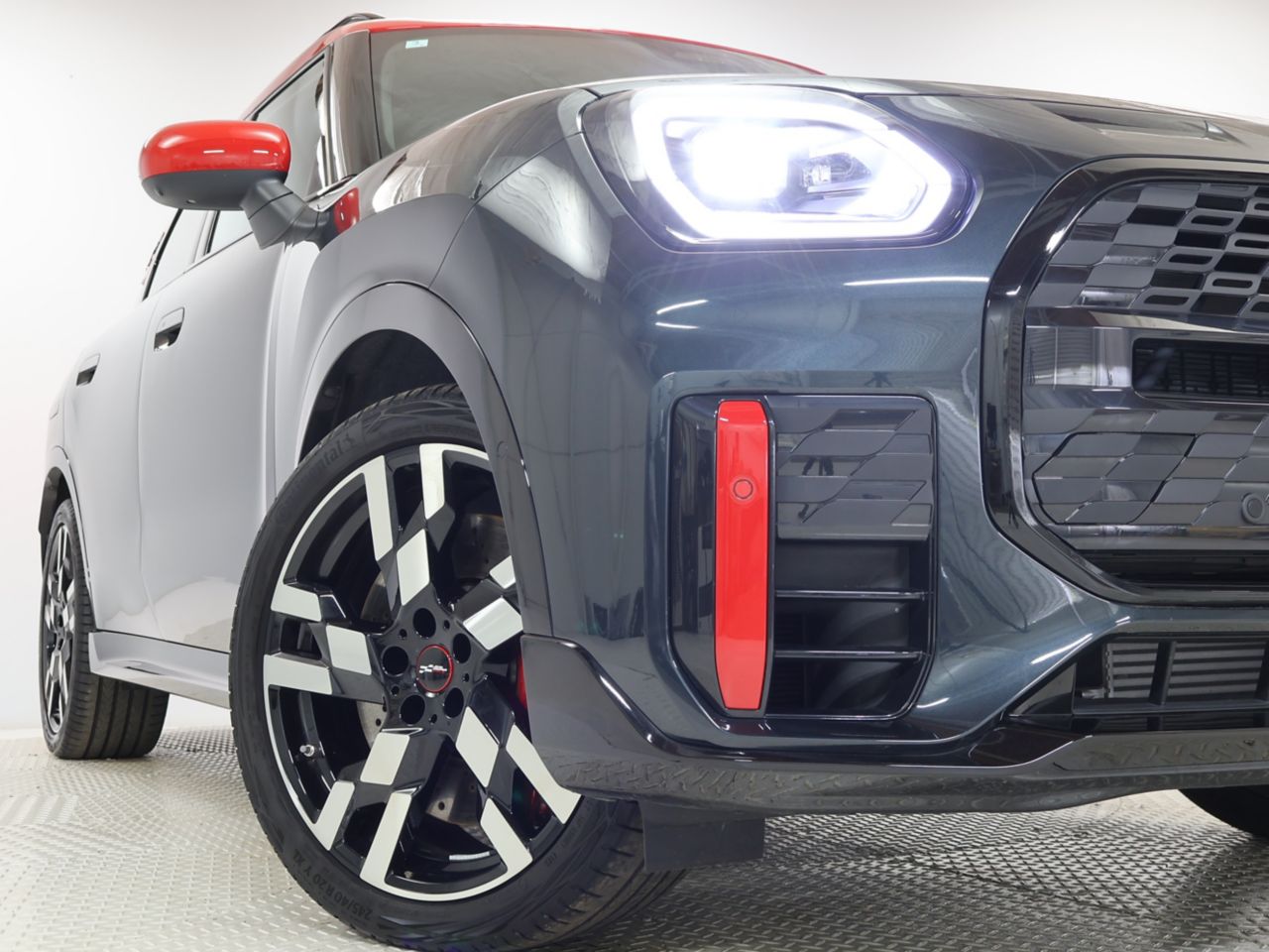 U25 MINI John Cooper Works Countryman ALL4