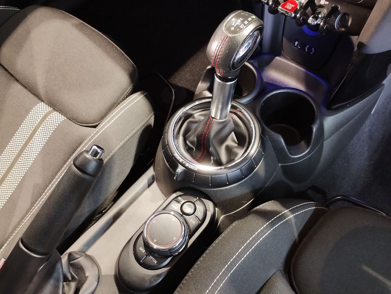 F56 COOPER S D(AT)