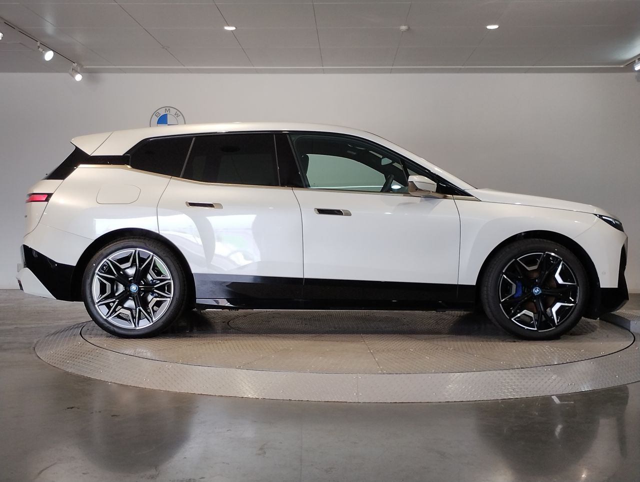 i20 iX xDrive40