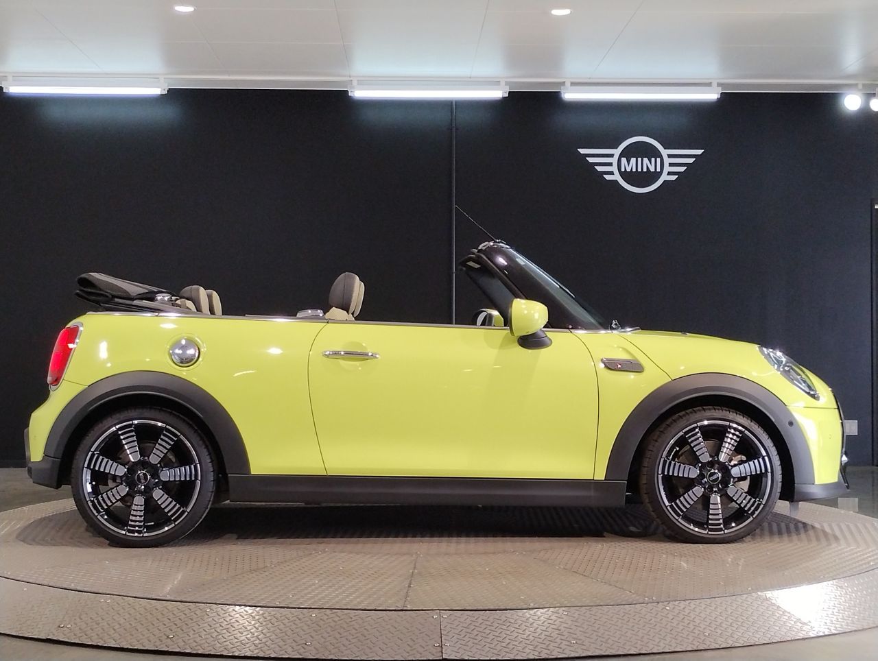 MINI Cooper S Convertible RHD