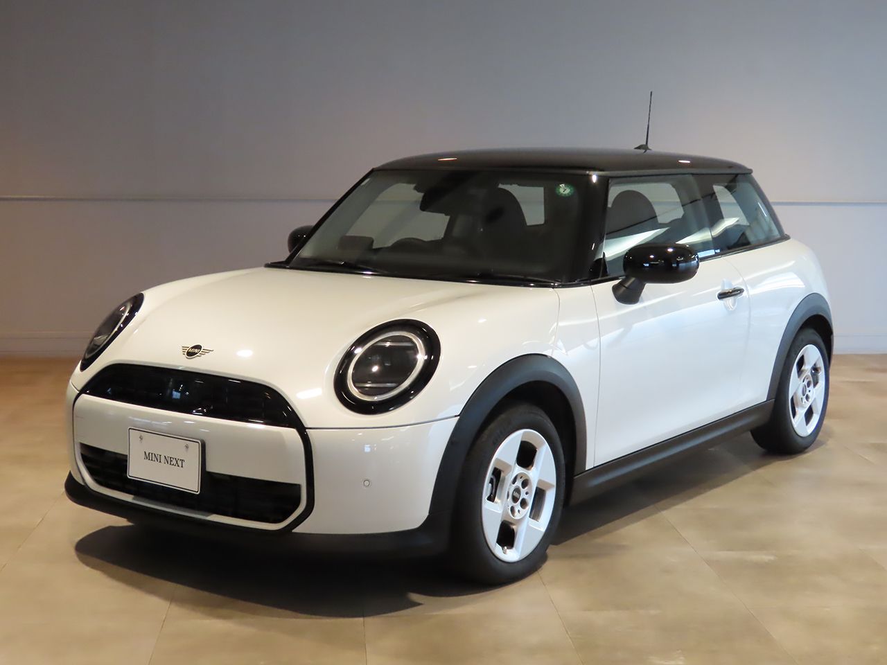 THE NEW MINI COOPER (3 DOOR) C