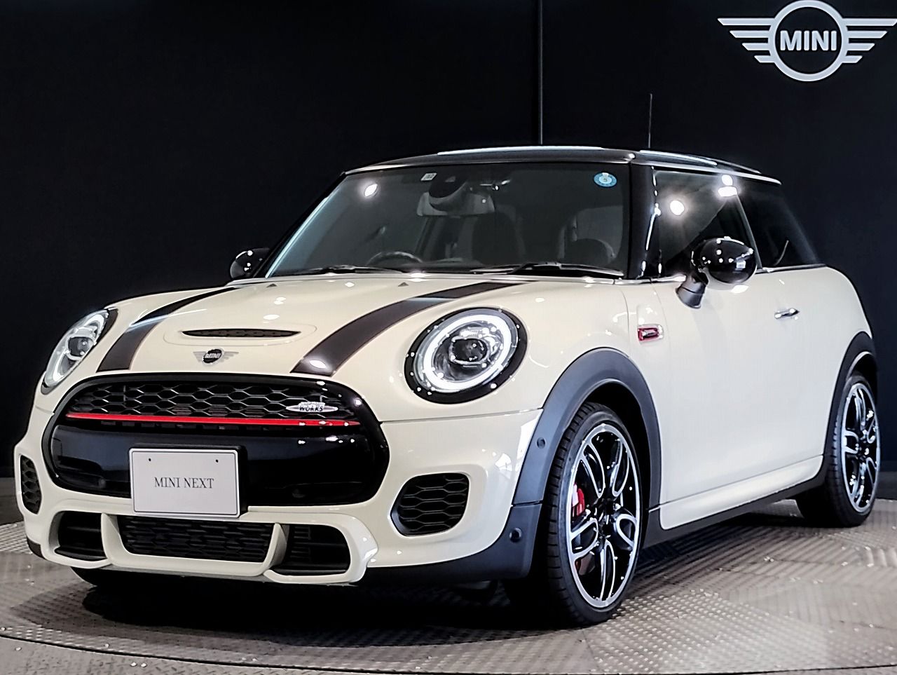 THE NEW MINI JOHN COOPER WORKS.