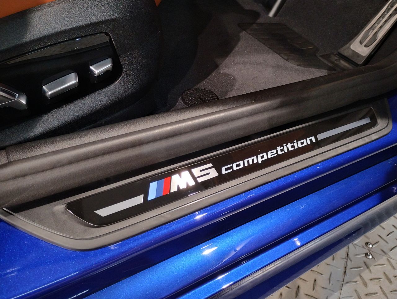M5 Sedan RHD