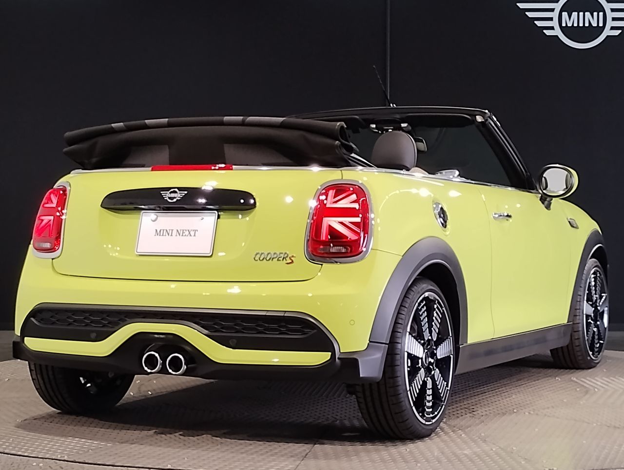 MINI Cooper S Convertible RHD