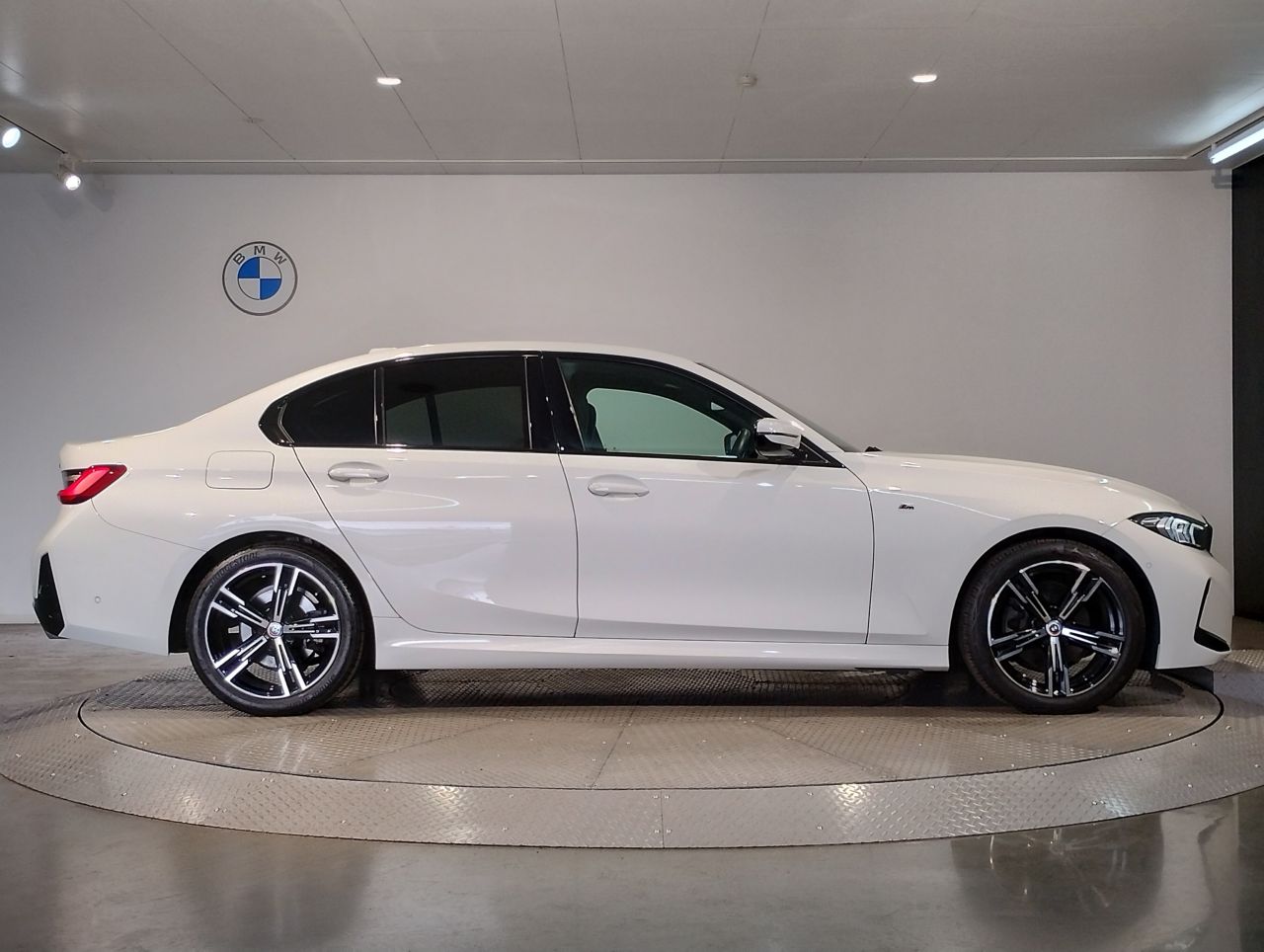 320d xDrive Berline RHD