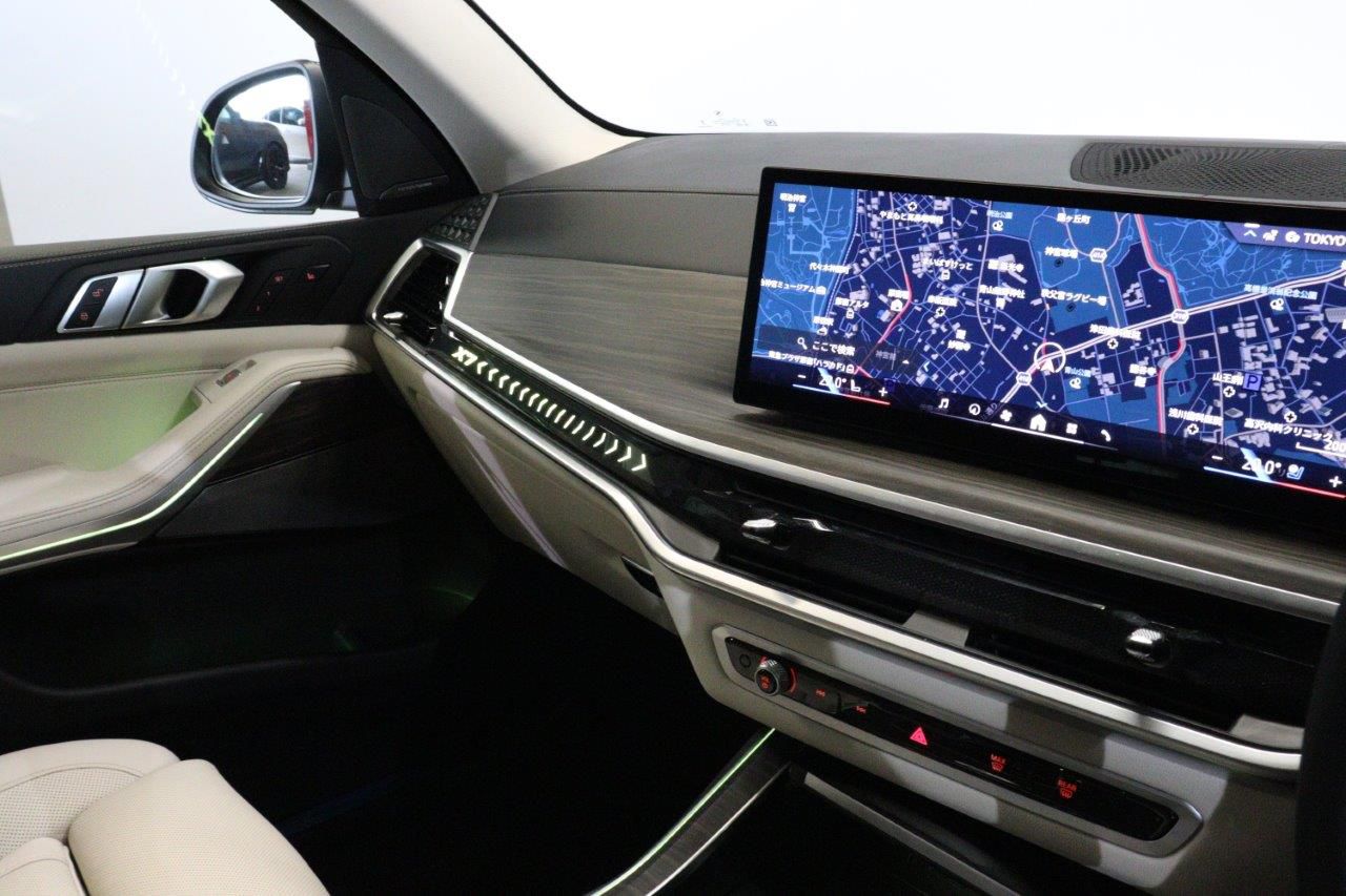 X7 xDrive40d RHD US