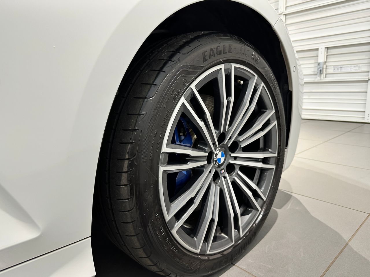 G20 330e Saloon RHD