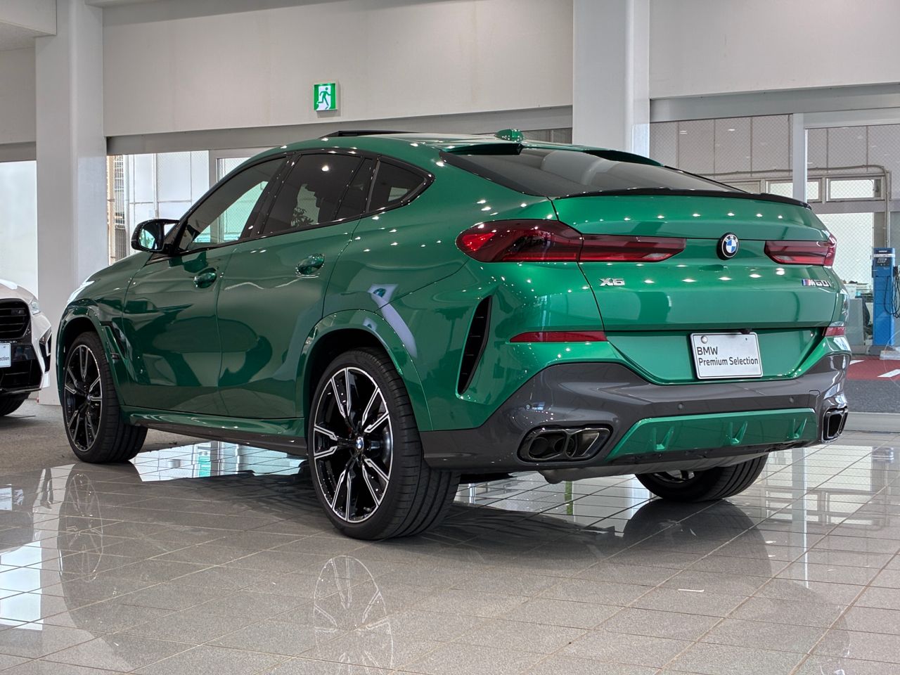 X6 M60i xDrive RHD