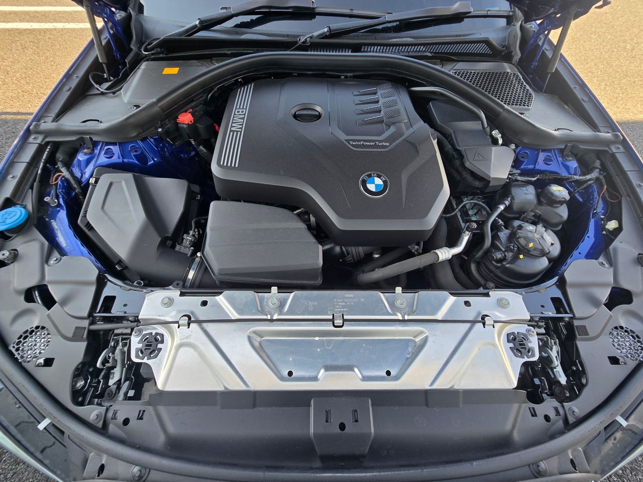 320i Sedan RHD