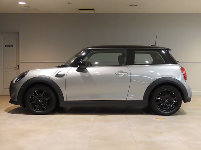 MINI Cooper F56 RHD