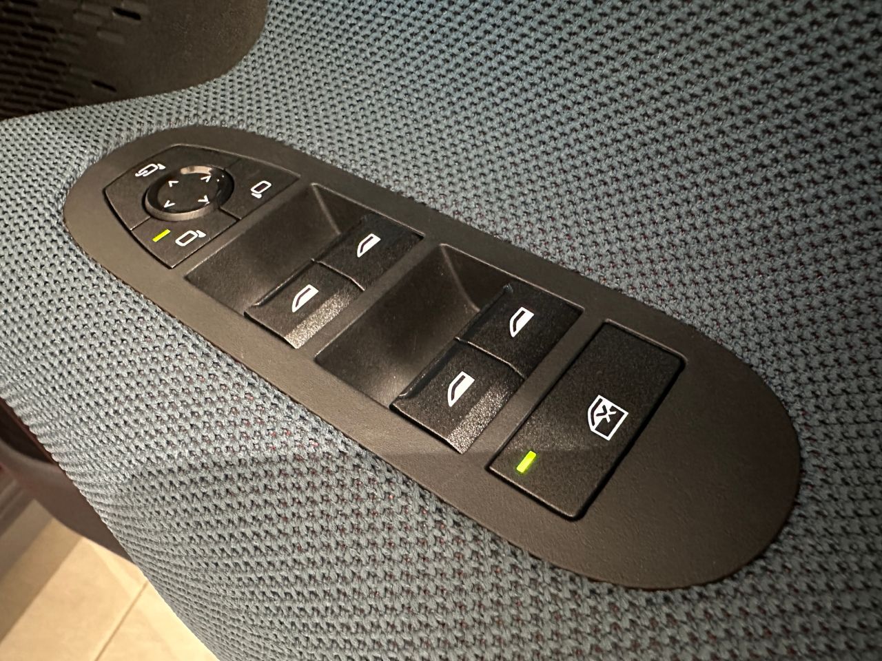 J05 MINI Aceman SE